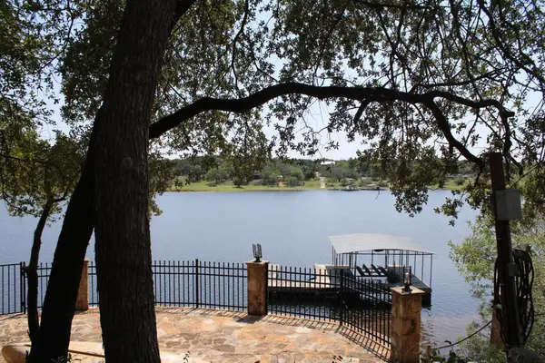 25421 Pedernales Point Drive, Spicewood, TX 78669