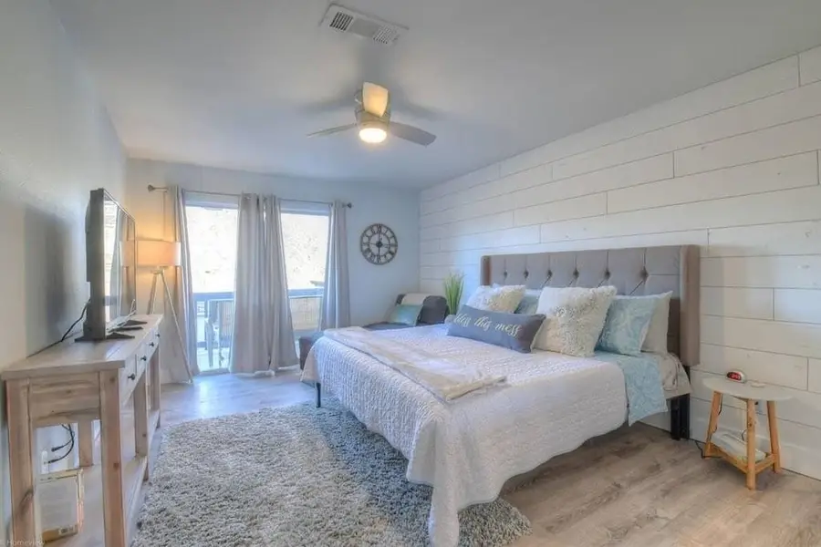 104 Cove E #204, Horseshoe Bay, TX 78657 - Image #2