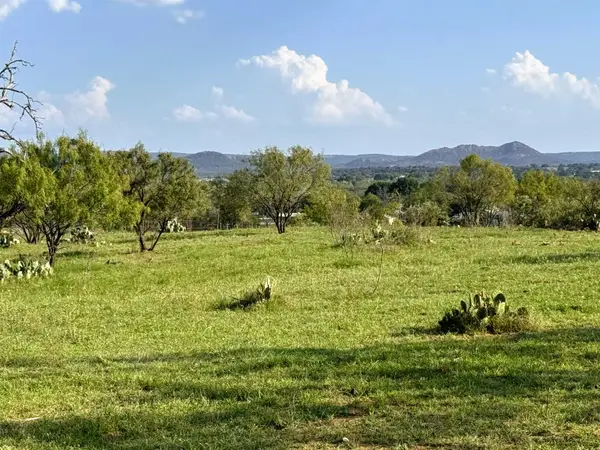 800 E Tarrant St, Llano, TX 78643