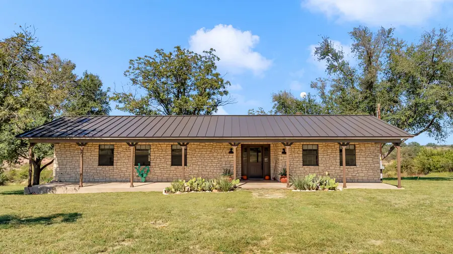 261 Diamond Cross Drive, Llano, TX 78643 - Image #2