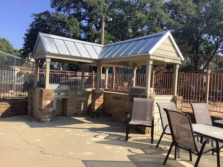 400 Green Leaf, Horseshoe Bay, TX 78657 - Image #2