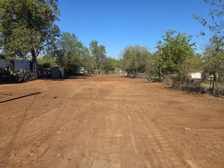 807 E Brown St, Llano, TX 78643 - Image #3