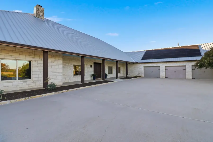 450 Threadgill Ranch Rd, Burnet, TX 78611 - Image #2