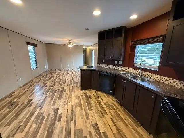 104 65th Street, Horseshoe Bay, TX 78657 - Image #2