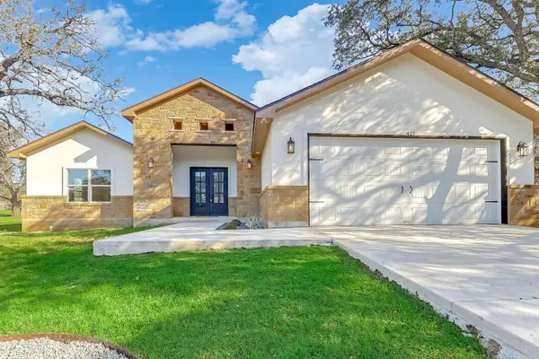 427 E Castleshoals Dr, Granite Shoals, TX 78654