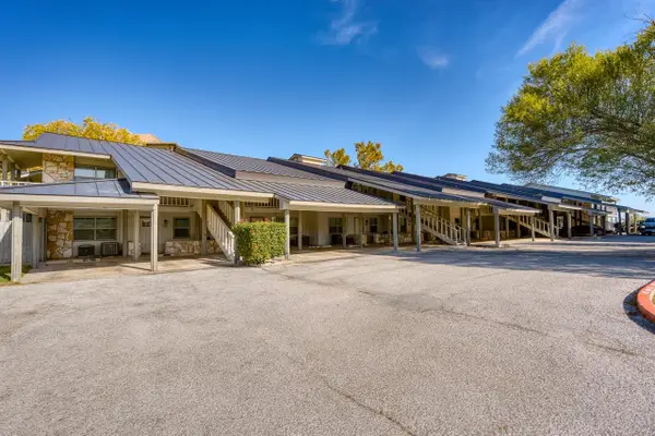 104 Cove E #207, Horseshoe Bay, TX 78657