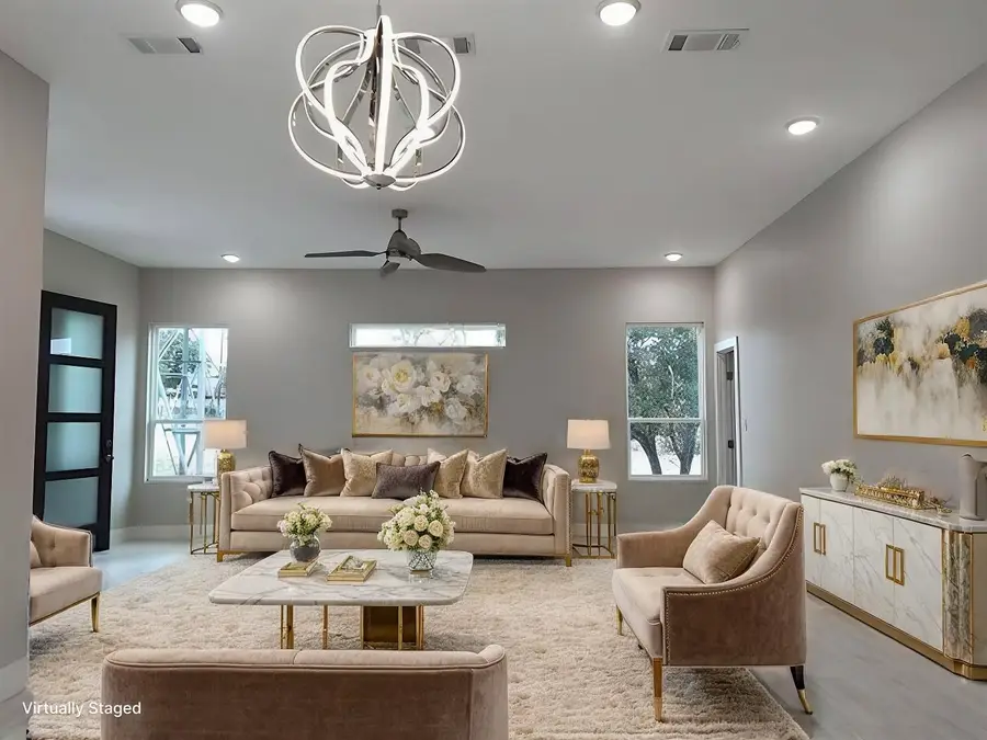 301 Knights Row Street, Cottonwood Shores, TX 78657-9330 - Image #2