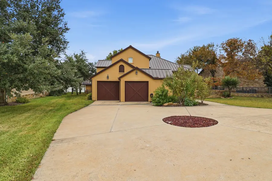 325 W Wilderness Drive, Marble Falls, TX 78654 - Image #2