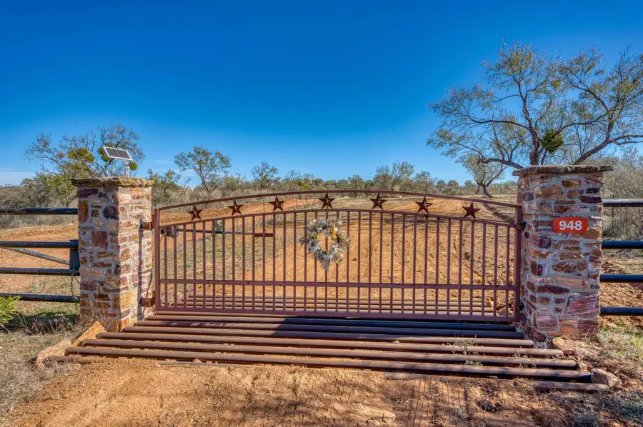 948 County Road 314, Llano, TX 78643 - Image #2