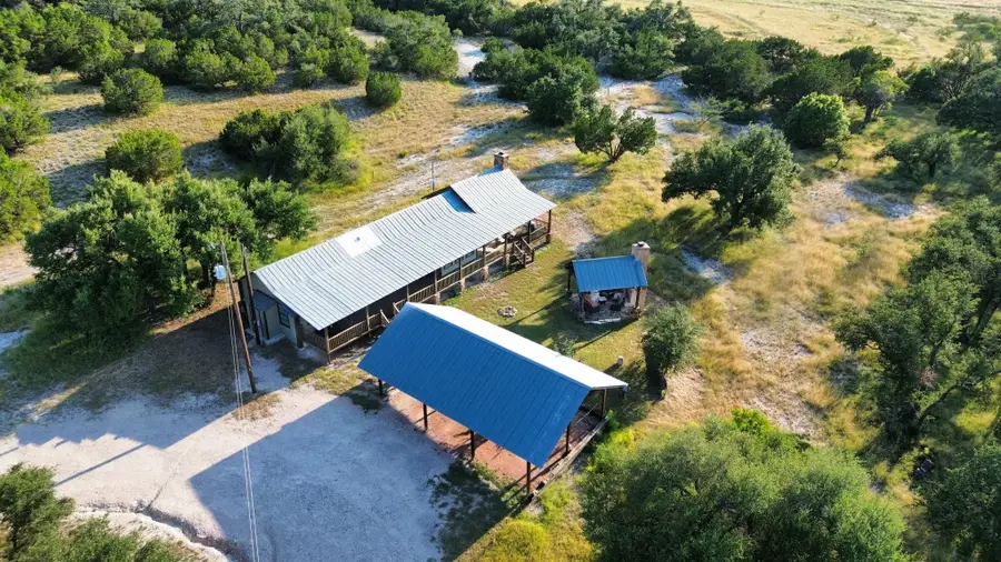 434 Gold Shaeffer Road, Fredericksburg, TX 78624 - Image #3