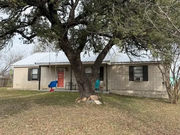 605 E College, Llano, TX 78643