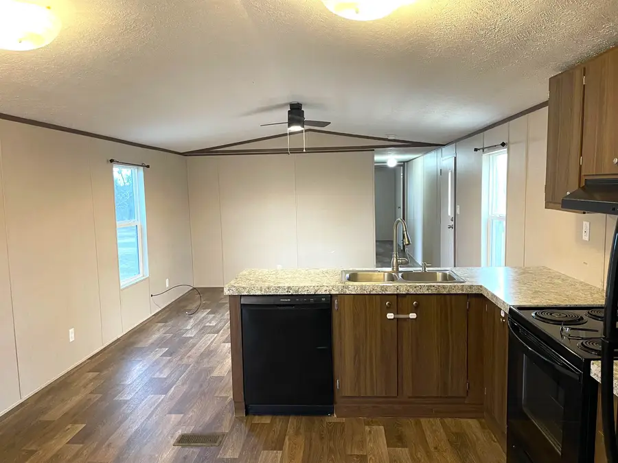 802 Collins, Llano, TX 78643 - #3