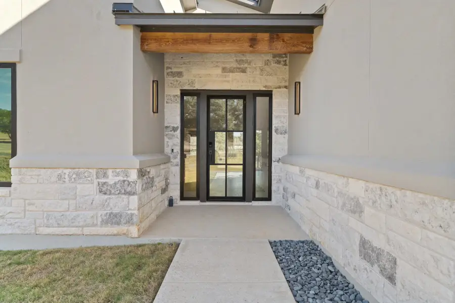 612 Broken Hills, Horseshoe Bay, TX 78657 - Image #2