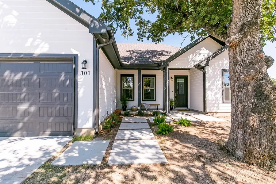 301 E Stonecastle Drive, Granite Shoals, TX 78654 - Image #2