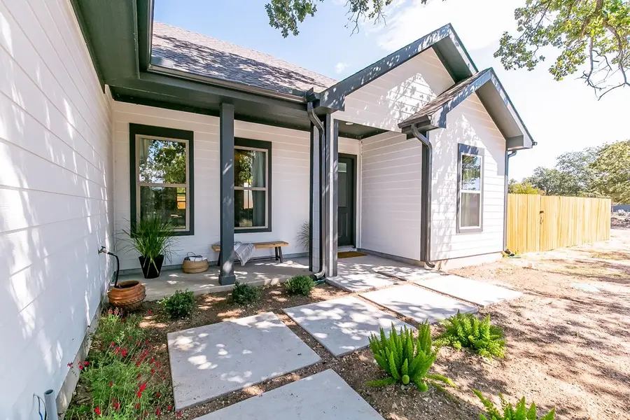 301 E Stonecastle Drive, Granite Shoals, TX 78654 - Image #3