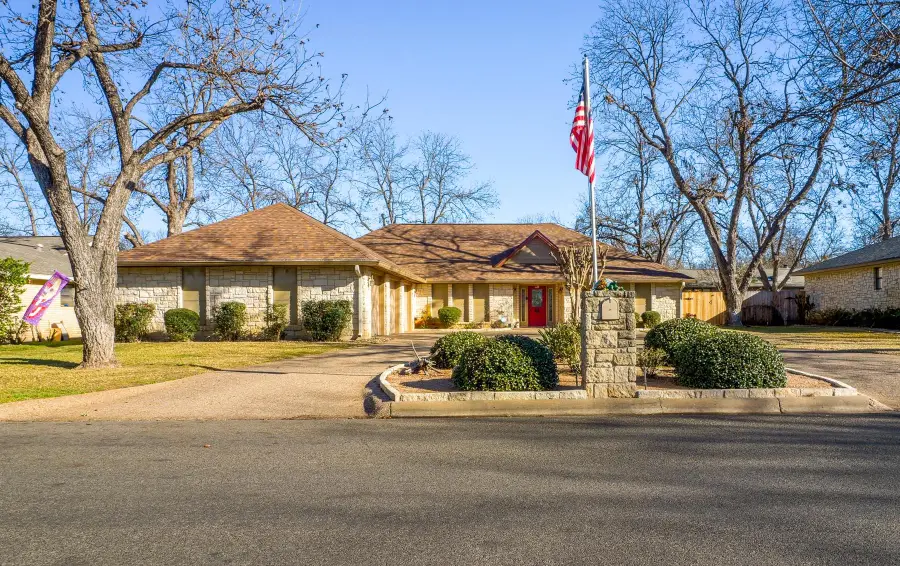 330 Columbine Street, Meadowlakes, TX 78654 - #2