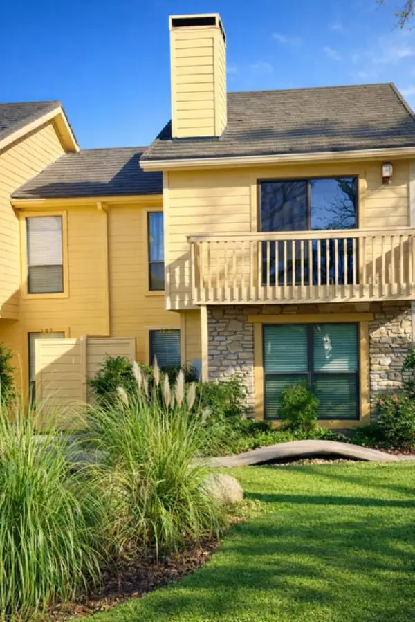 1201 Hi Stirrup #104, Horseshoe Bay, TX 78657