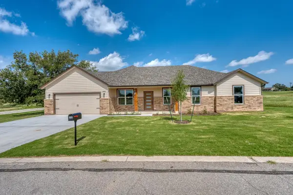 206 Oak Grove Parkway, Kingsland, TX 78639