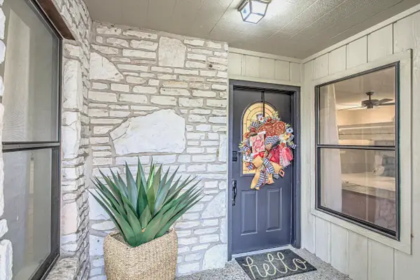 103 Oasis #a Street, Horseshoe Bay, TX 78657