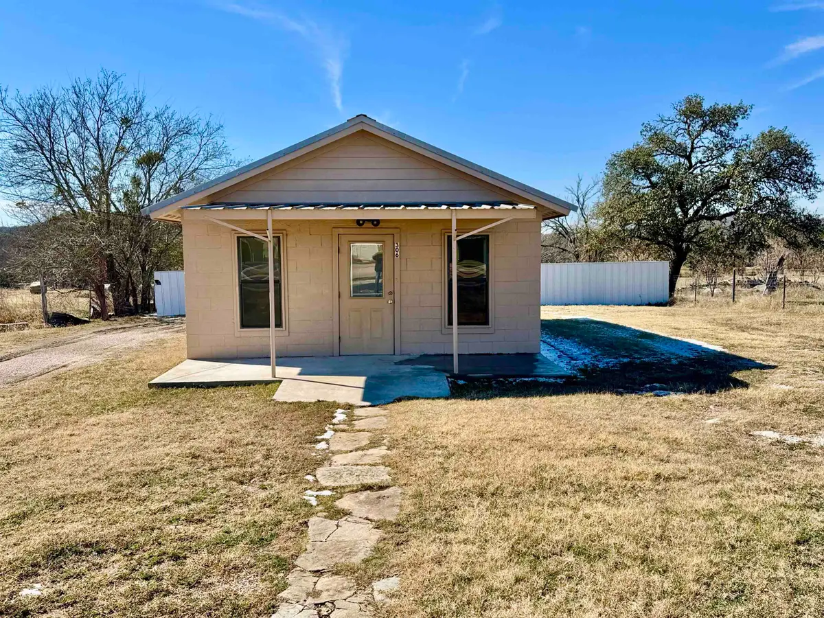 306 N West St., Burnet, TX 78611 - Image #1