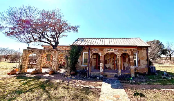600 W Railway Street, Lometa, TX 76853