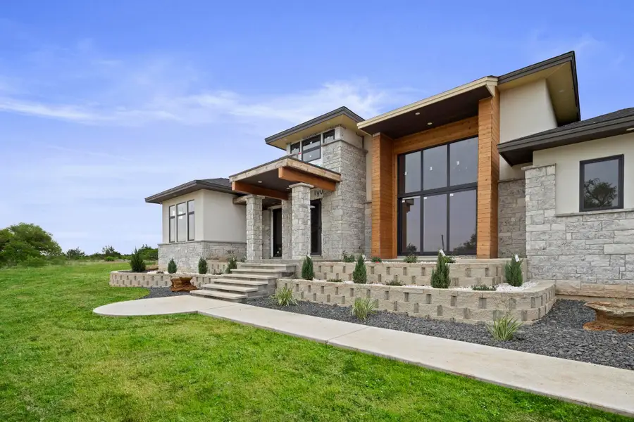 583 Comanche Ridge, Round Mountain, TX 78663-0000 - Image #2