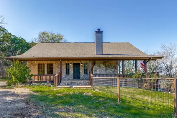 106 Redbud Drive, Spicewood, TX 78669