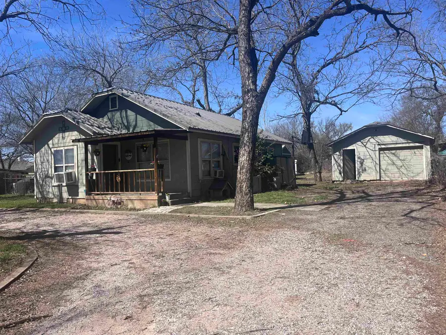 606 E Jackson Street, Burnet, TX 78611-3228 - #3