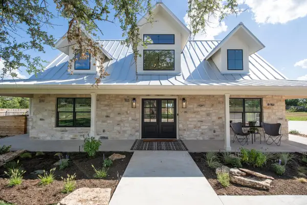 202 Stadium View, Marble Falls, TX 78654