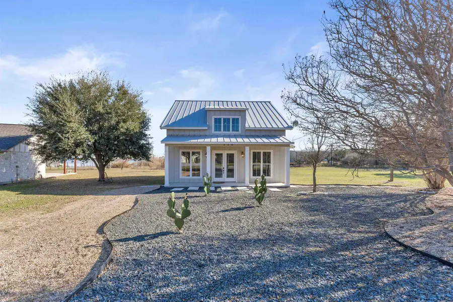 520 E Island Drive, Bluffton, TX 78607 - #2