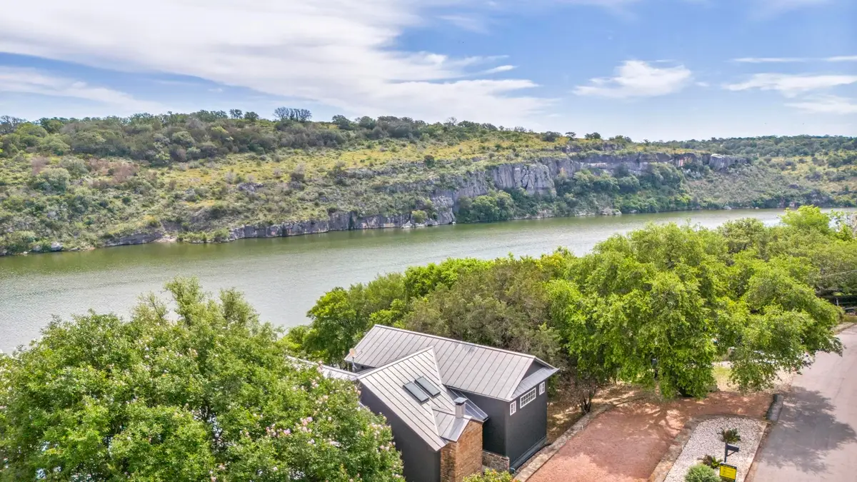 702 Los Escondidos, Marble Falls, TX 78654 - #1