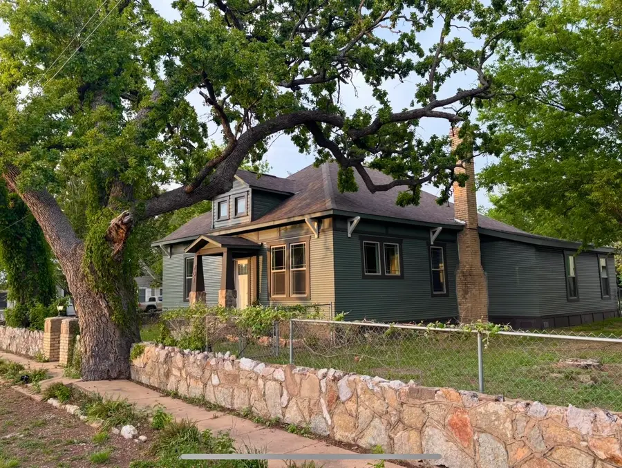 701 S Vandeveer Street, Burnet, TX 78611 - #2