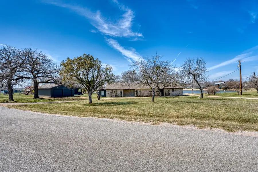 508 W Lakecrest, Bluffton, TX 78607 - #2