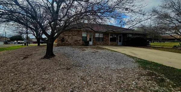 400 Cottonwood Dr, Kingsland, TX 78639