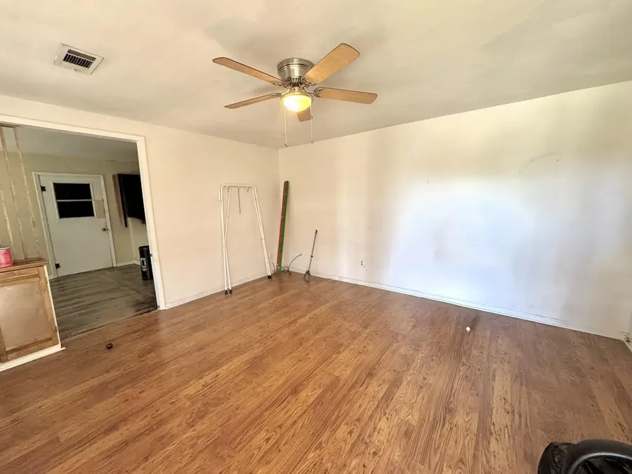 807 N West, Burnet, TX 78611 - #3