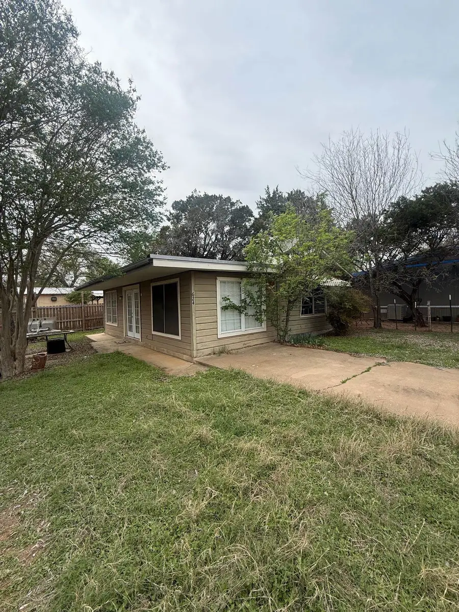 624 Driftwood Ln, Cottonwood Shores, TX 78657 - #2