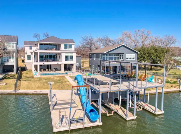 414 Campa Pajama Ln, Kingsland, TX 78639