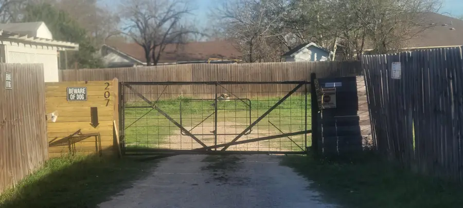 207 Munro Street, Liberty Hill, TX 78642 - #2