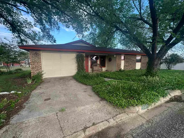 1208 Olive Street, Llano, TX 78643