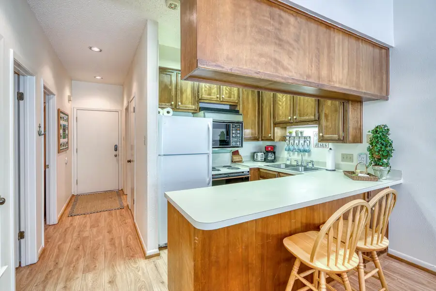 123 Lost Spur, Horseshoe Bay, TX 78657 - #2