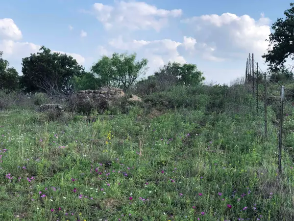 13038 High Point Rd, Pontotoc, TX 76820