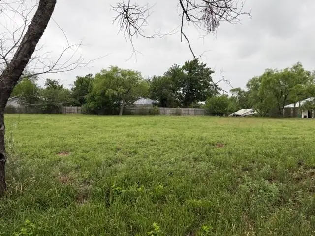 400 E Wallace St., Llano, TX 78643 - #2