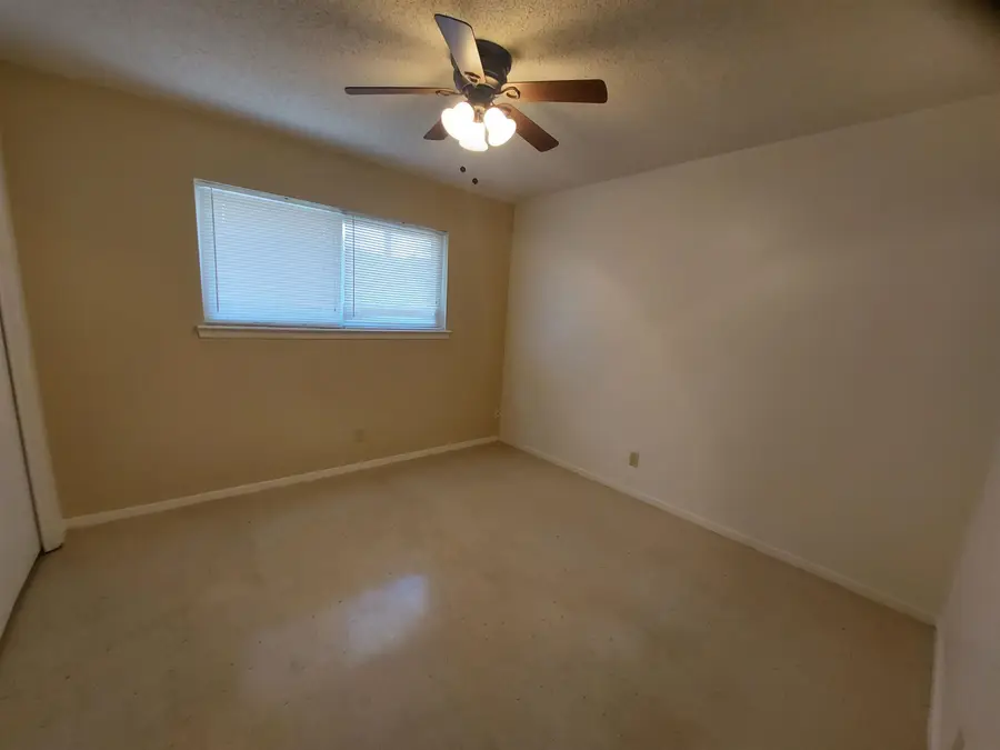 602 Third St, Marble Falls, TX 78654 - #3