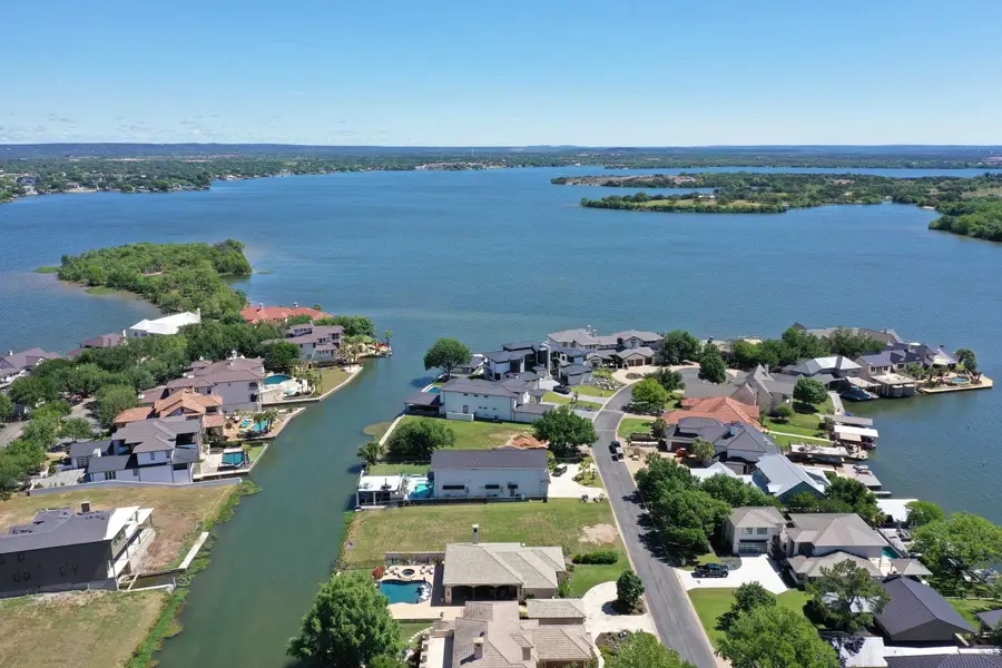 W29034 Wennmohs Place, Horseshoe Bay, TX 78657 - #2