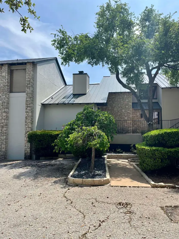 103 Island Dr, Horseshoe Bay, TX 78657