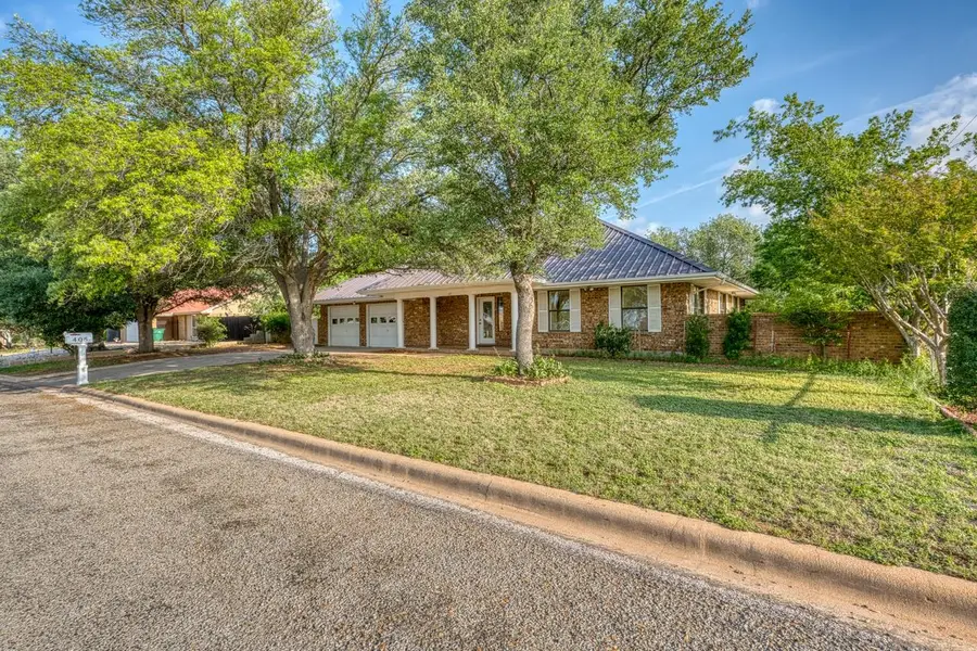 405 E Granite Street, Llano, TX 78643-0000 - #3