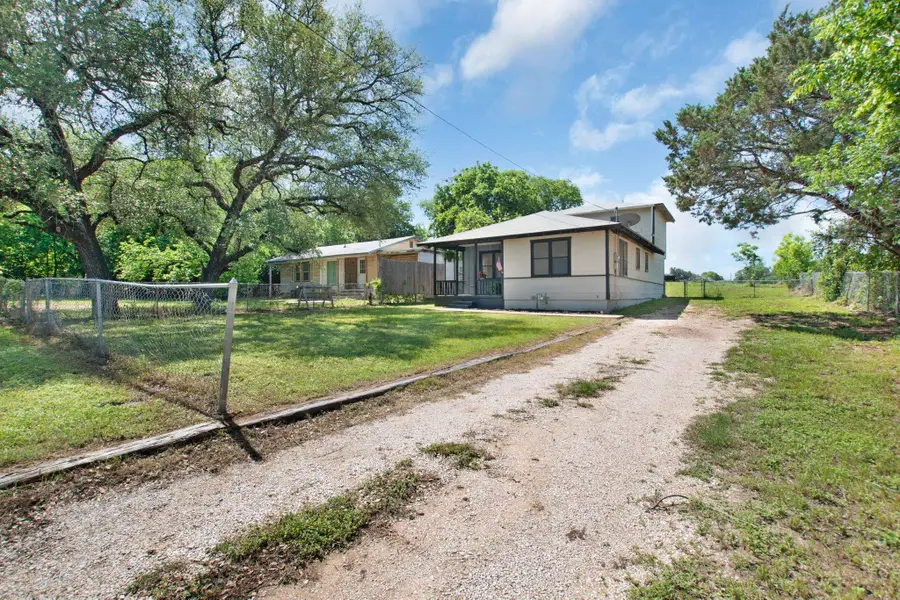 1210 Cloud St, Lampasas, TX 76550 - #2