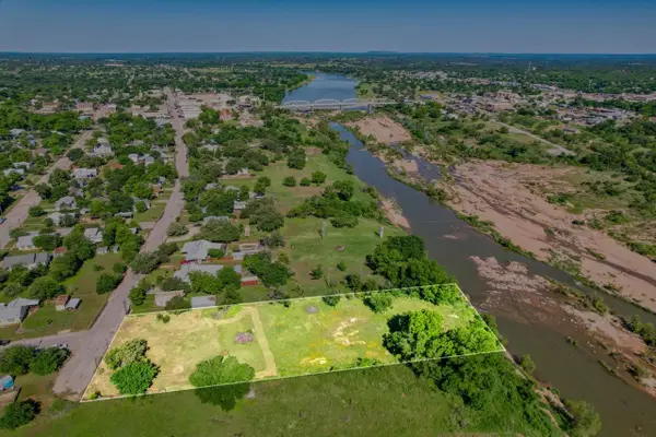 609 E Main Street, Llano, TX 78643
