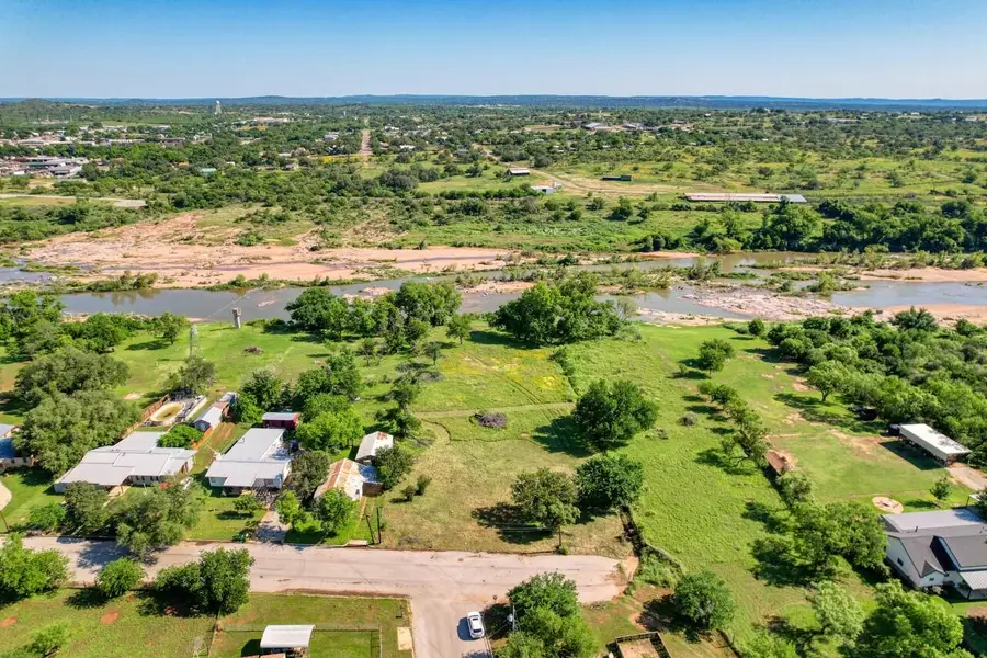 609 E Main Street, Llano, TX 78643 - #2