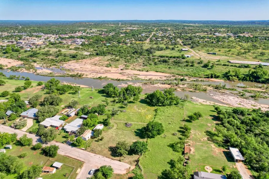 609 E Main Street, Llano, TX 78643 - #3